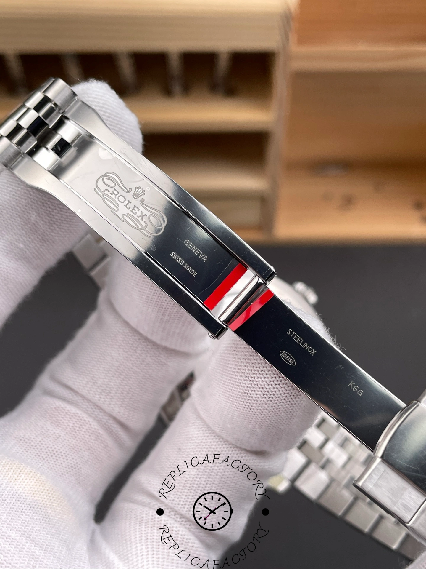 Inside clasp engraving of THB Factory Rolex Datejust 41 ref. 126334-0026 with “Rolex Geneva Swiss Made” and “Steelinox” marks.