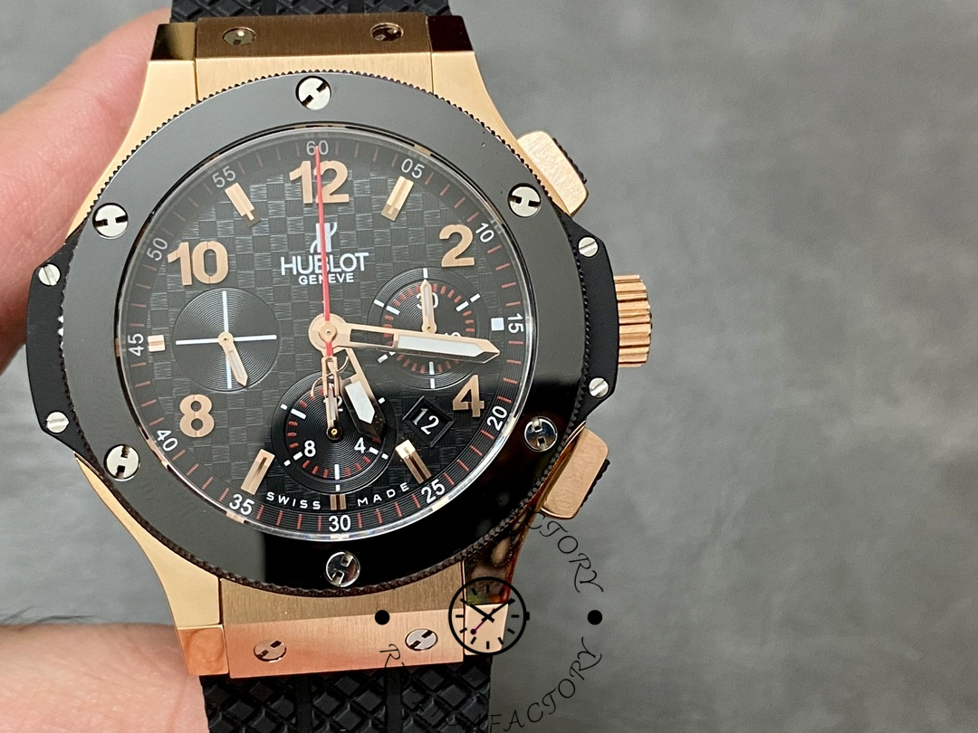 Real photo Hublot Big Bang 44mm rose gold case black chronograph dial