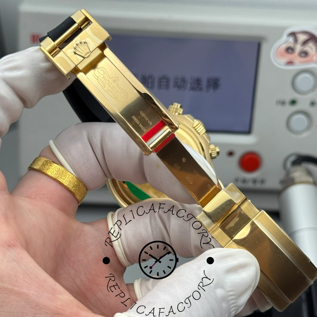 Clasp view of Rolex Cosmograph Daytona 126518LN Cal.4131 showing engraved Rolex logo.