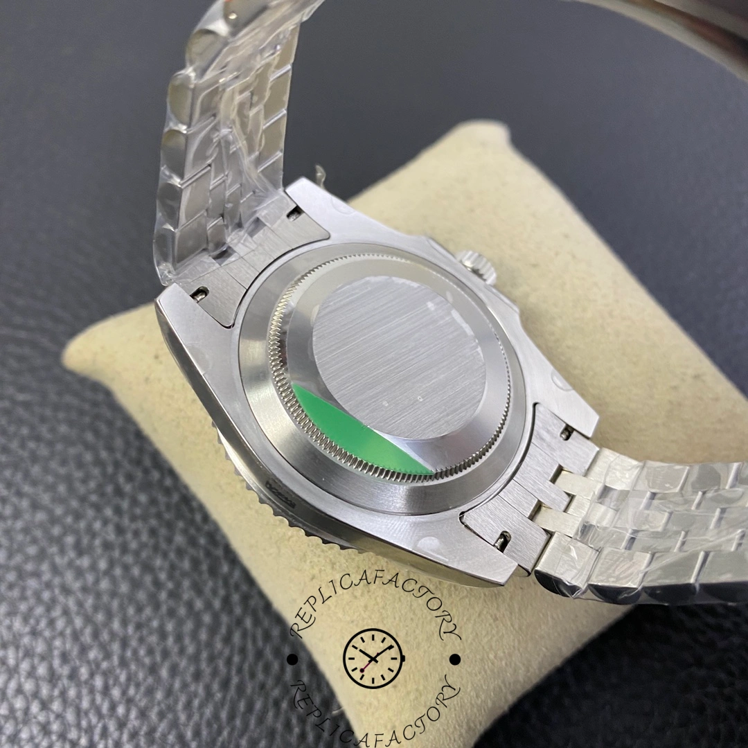 Inner clasp of Rolex Submariner 116610LV with Rolex engraving.