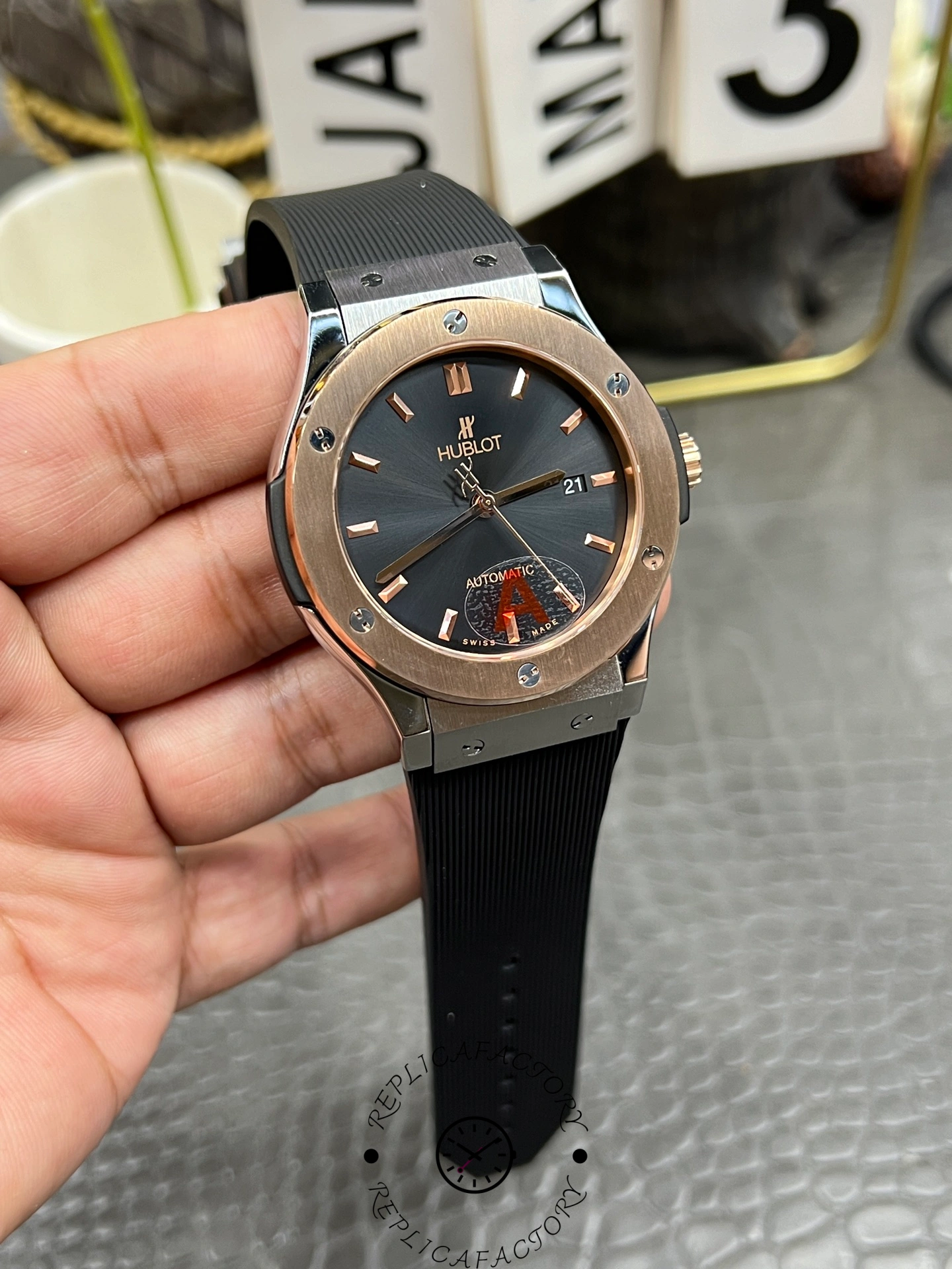 Detailed view of Hublot Classic Fusion 42mm 542.NO.1181.RX case and crown.