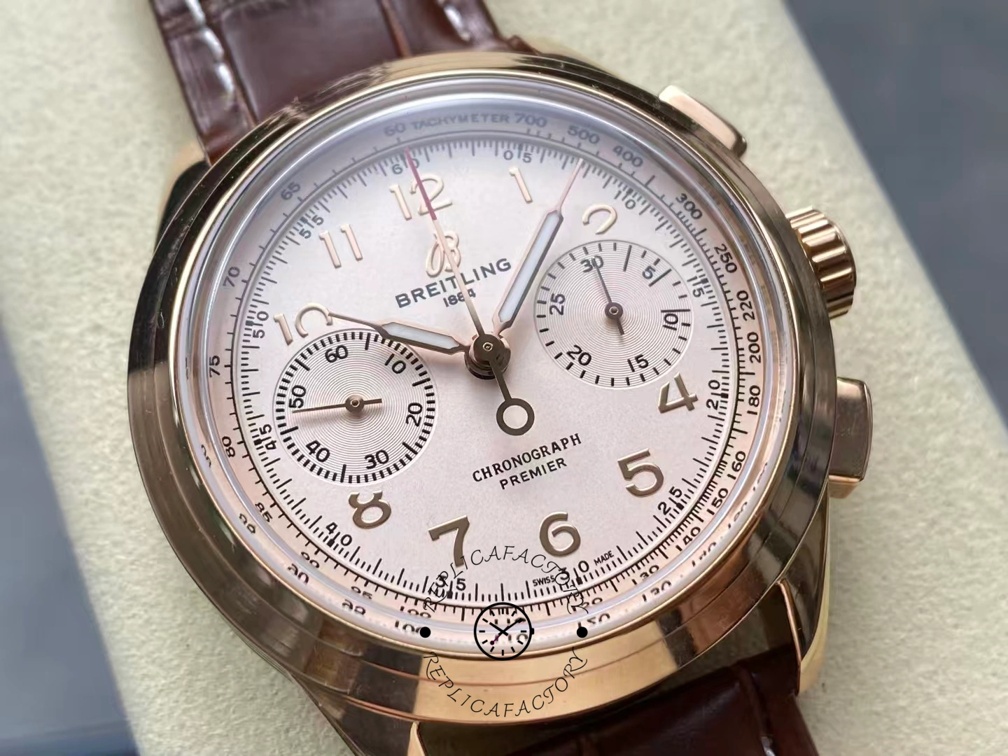 Close-up of subdials on Breitling Premier B09 Chronograph RB0930371G1P1 champagne dial.