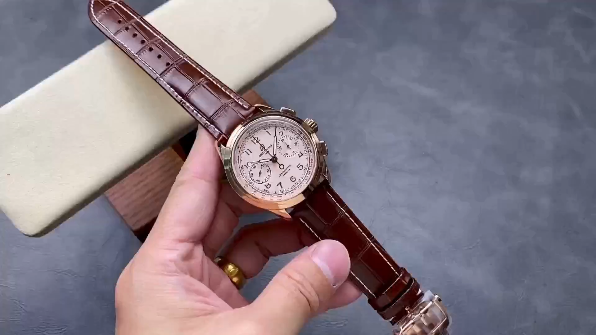 Breitling Premier B09 Chronograph 40 Replica RB0930371G1P1 Men's Luxury Watch - Video