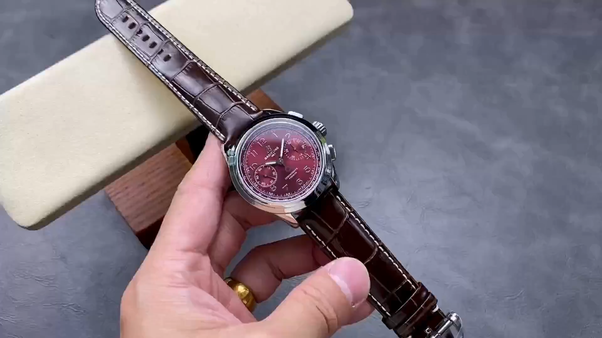 Breitling Premier B09 Chronograph 40 AB0930D41K1P1 1:1 Clone Brown Alligator Strap - Video