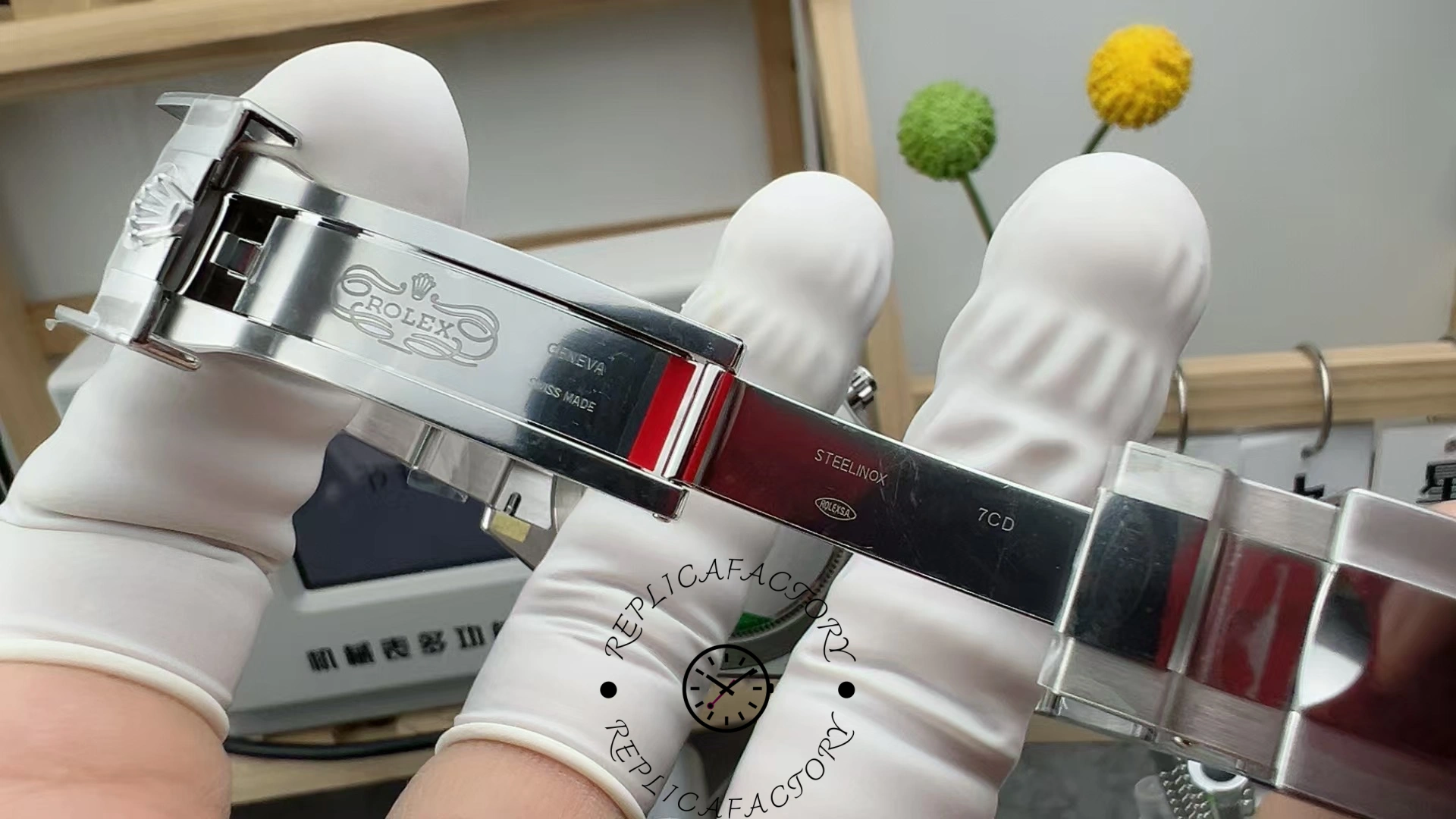 Inside clasp view of the Rolex Cosmograph Daytona 116500LN showing engraved “Rolex Geneva Swiss Made” markings.