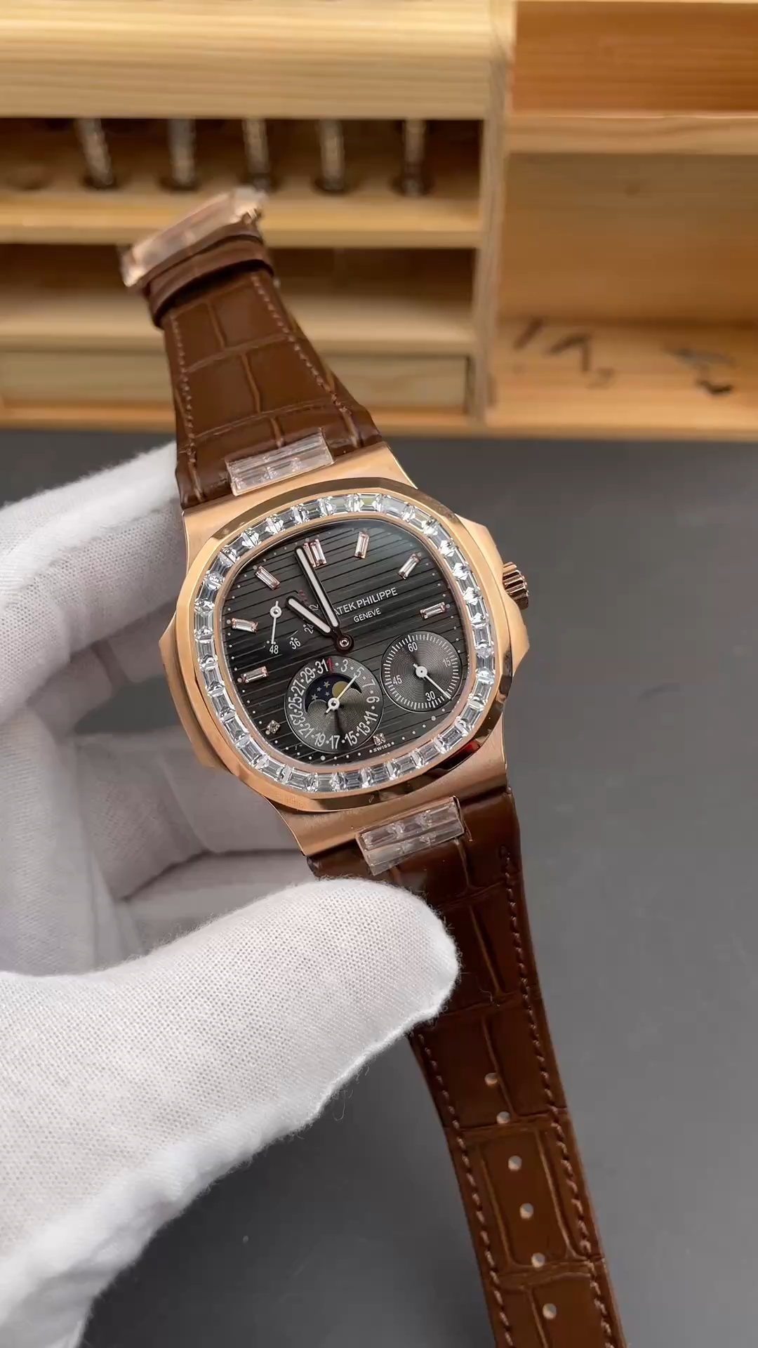 Patek Philippe Nautilus 5724/001 Video