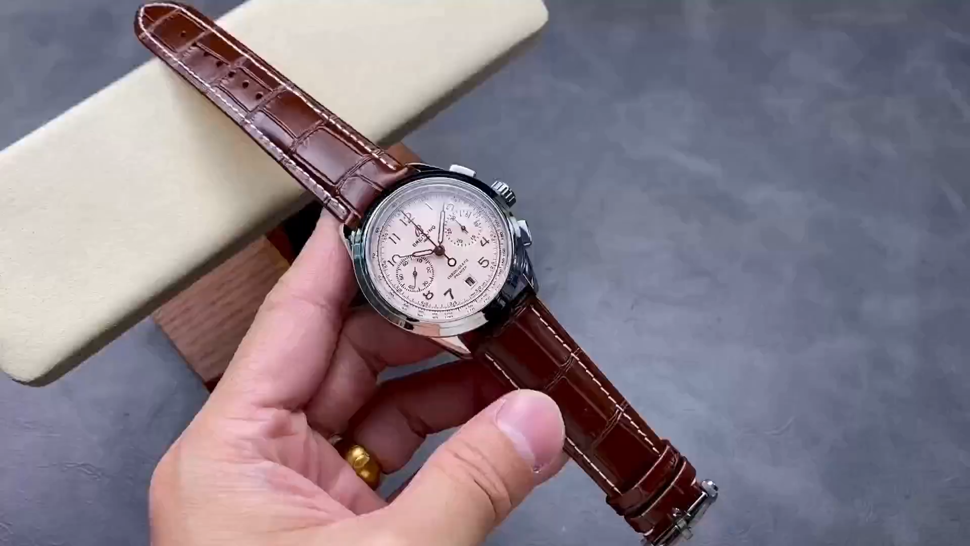 Breitling Premier B01 Chronograph 42 Automatic AB0145211G1P2 Replica Silver Dial - Video