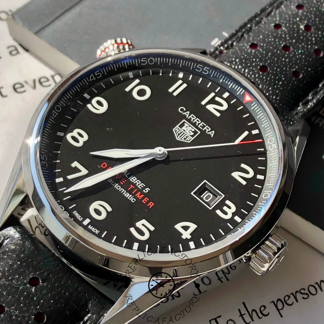 Macro view of TAG Heuer Carrera Calibre 5 WAR2A10.FC6337 dial and red tip second hand.