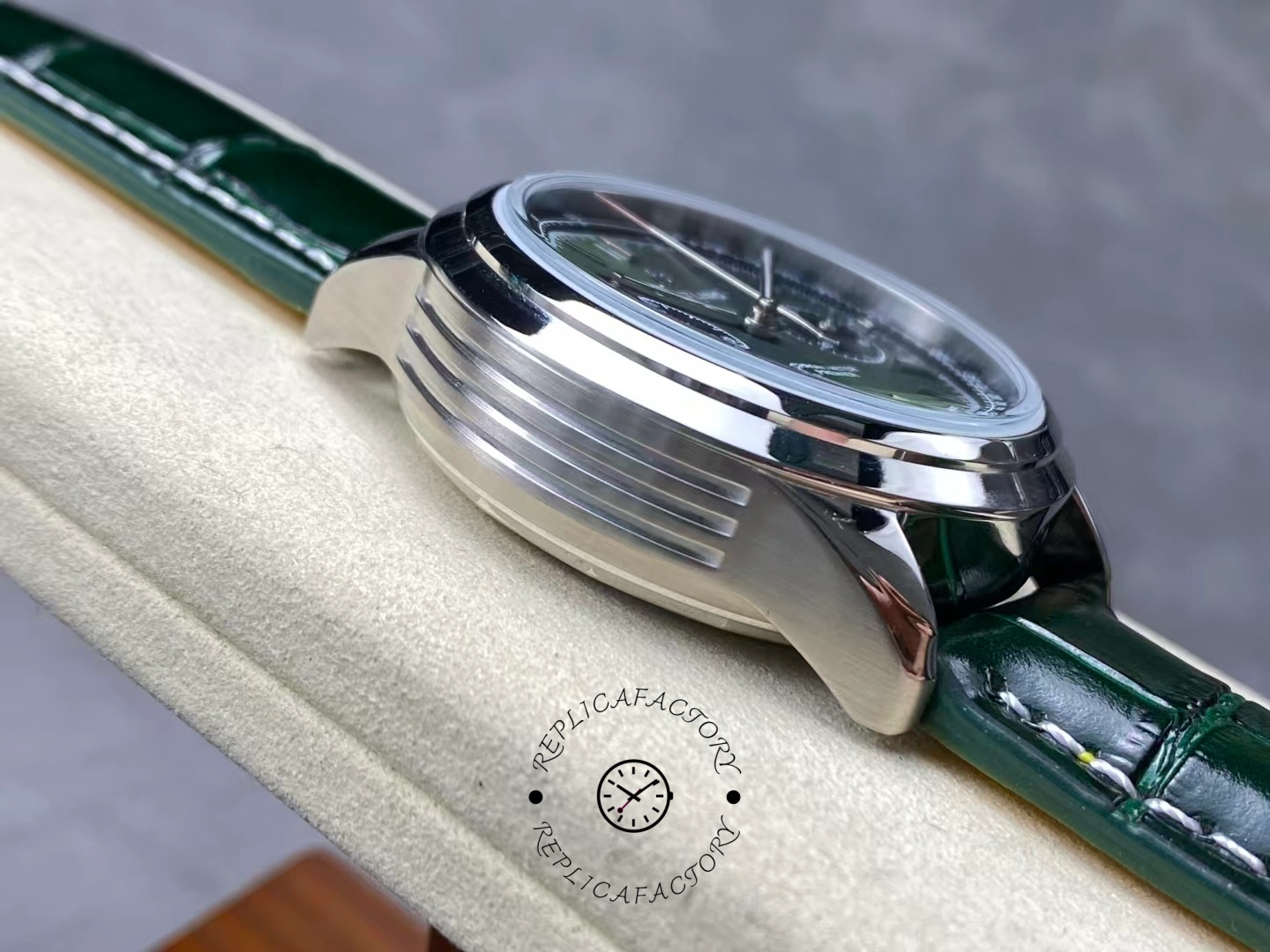 Left side case design of Breitling Premier B01 AB0118A11L1X1 with layered polished lugs.