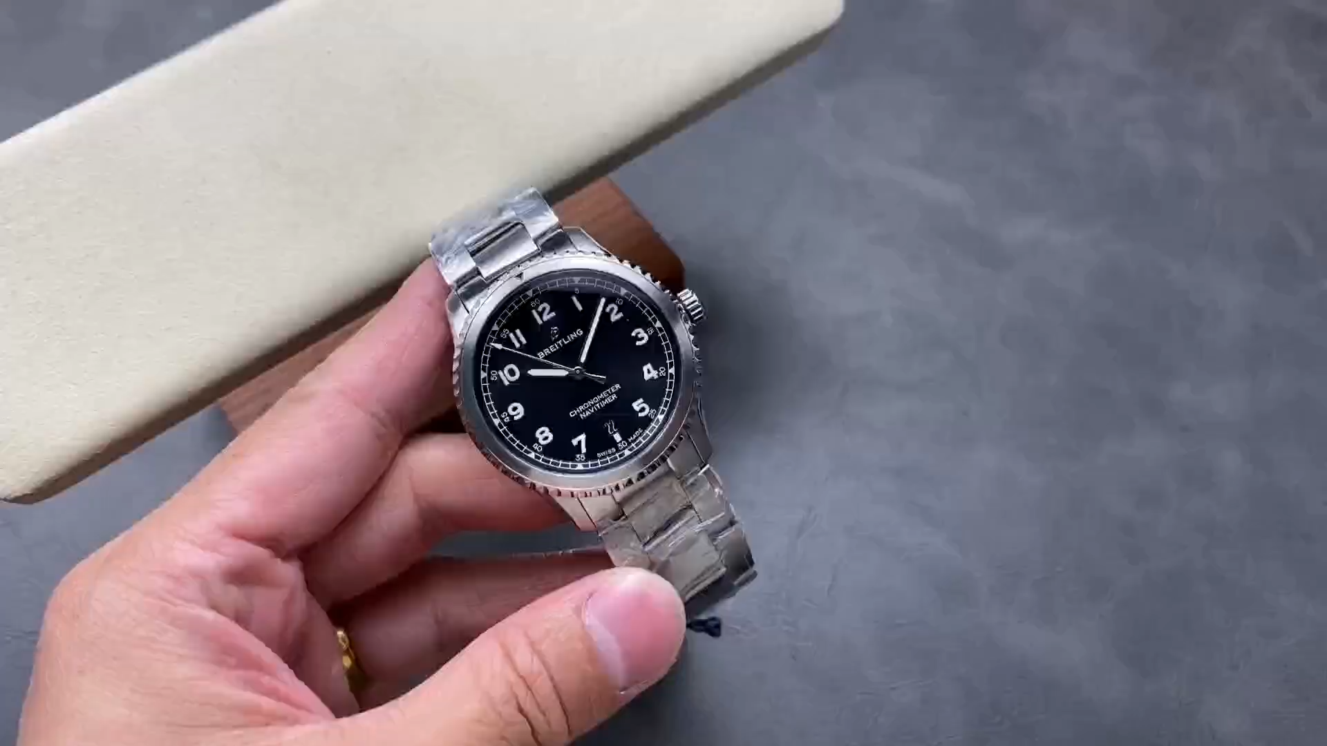 Breitling Navitimer 8 Automatic 41 Calibre 17 A17314101B1A1 Replica Black Dial - Video