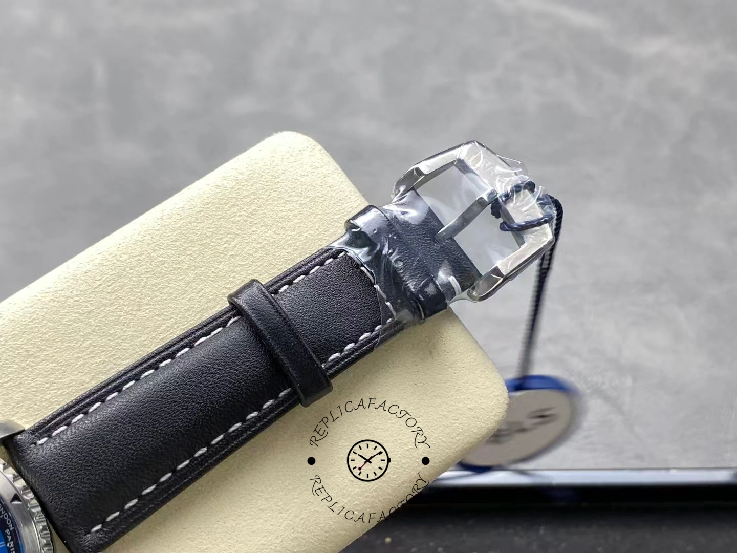 Buckle close-up of Breitling Aviator 8 B35 Unitime 43 AB3521U41B1P1 with polished clasp.