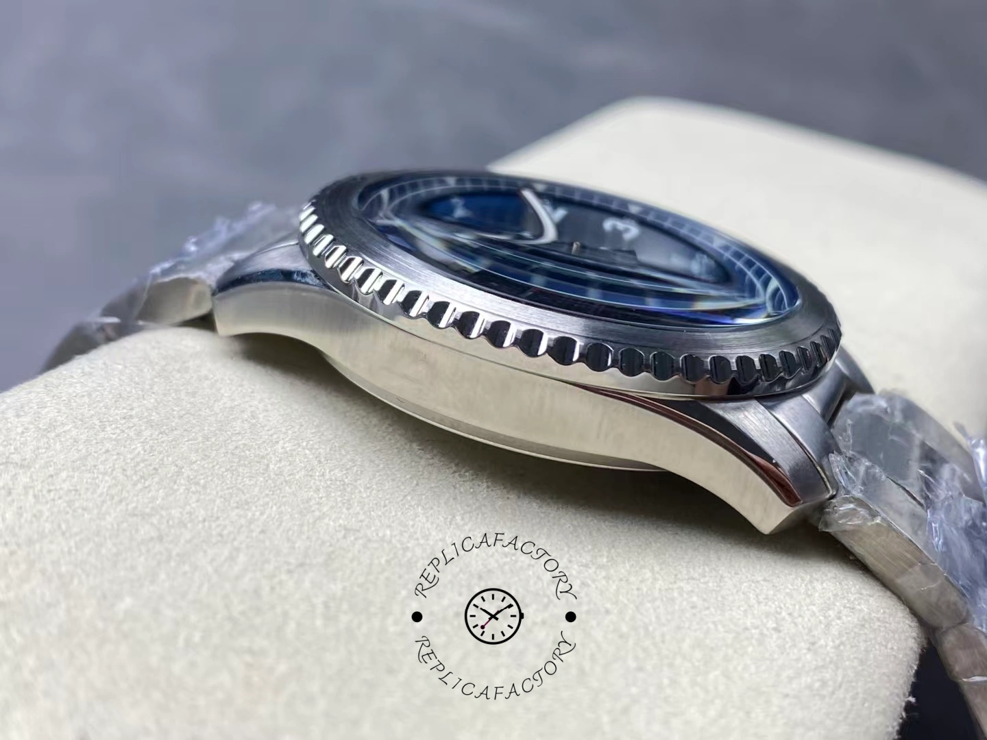 Side profile of Breitling Navitimer 8 A17314101C1A1 with polished case finish.