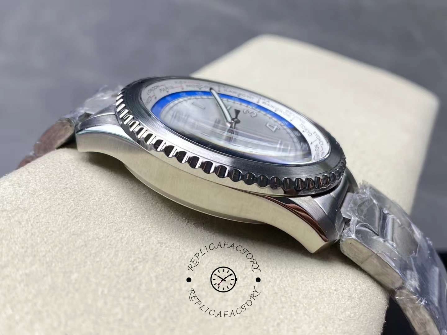 Side profile of Breitling Aviator 8 B35 AB3521U01G1A1 with ridged bezel detail.