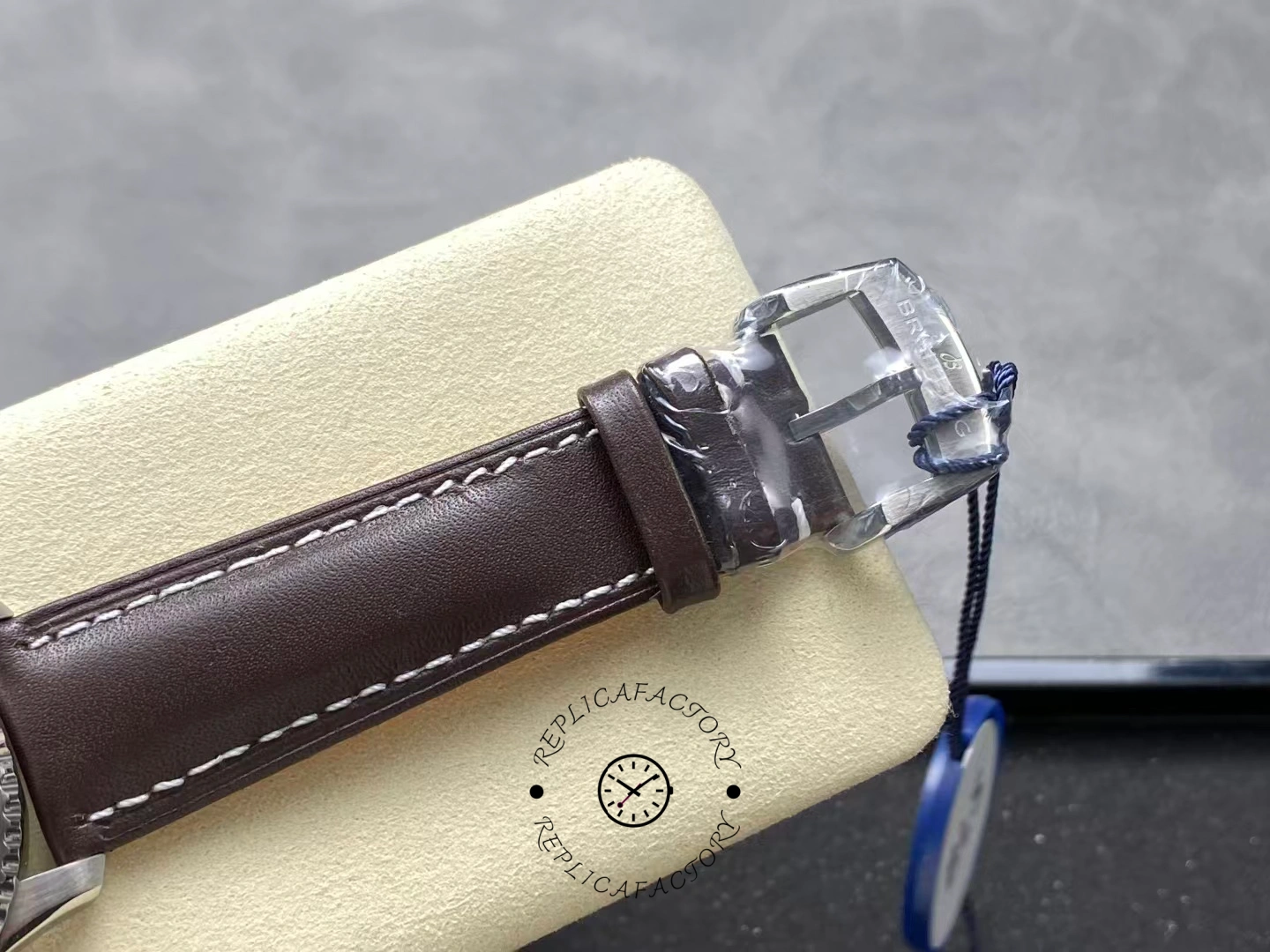 Buckle close-up of Breitling Navitimer 8 Automatic 41 A17314101B1X1 with engraved clasp.