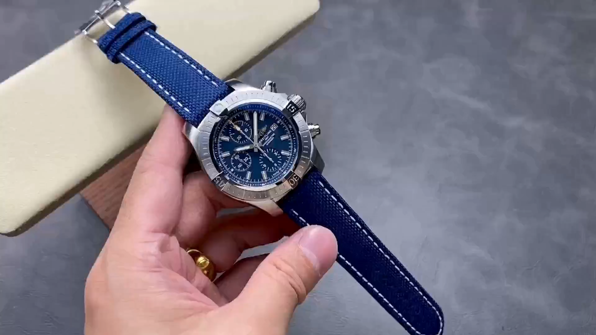 Breitling Avenger Chronograph 45 Blue Men's Sport Watch A13317101C1X1 1:1 Clone - Video