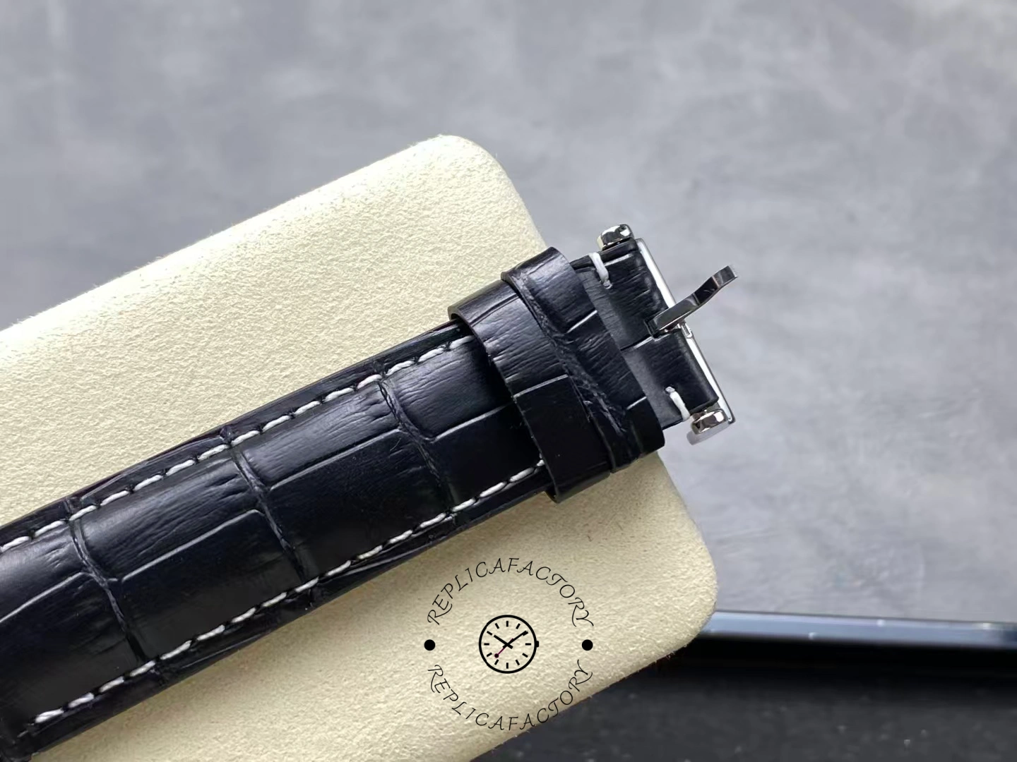 Buckle and strap view of Breitling Navitimer 41mm A17326211B1P1 with polished clasp.