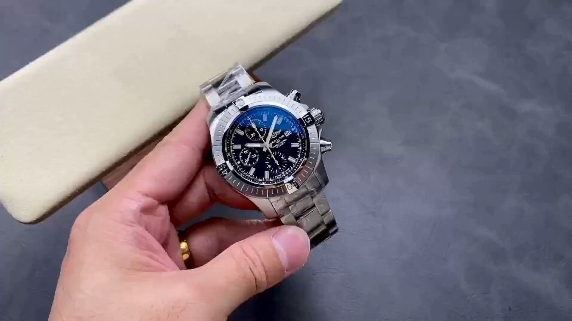 Breitling Avenger Automatic Chronograph A13317101B1A1 Replica 45mm Men's Watch - Video