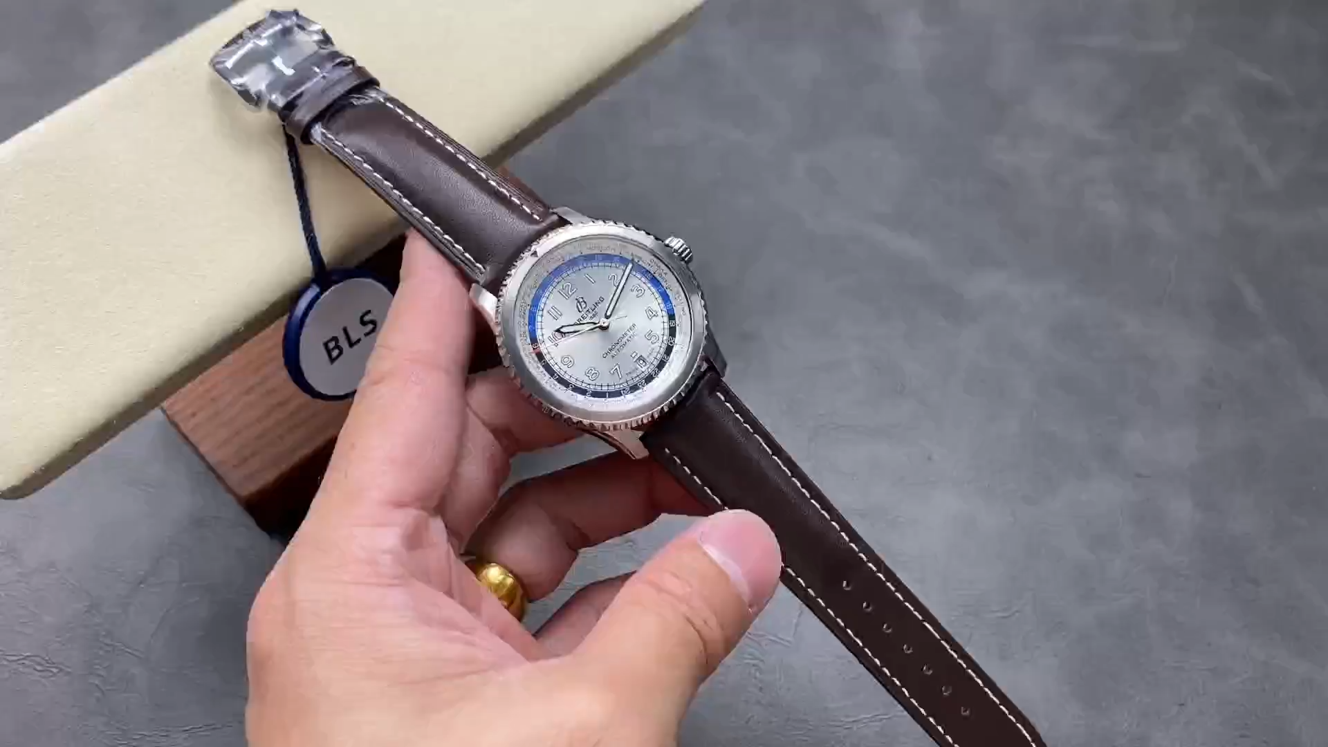 Breitling Aviator 8 B35 Replica City Ring AB3521U01G1P1 Automatic 43mm Watch - Video