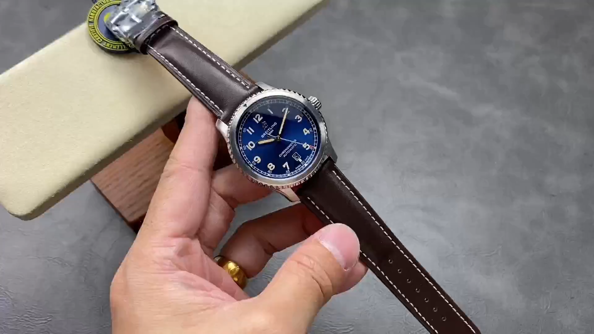 Breitling Aviator 8 Replica Automatic 41mm A17315101C1X1 Brown Leather Strap - Video