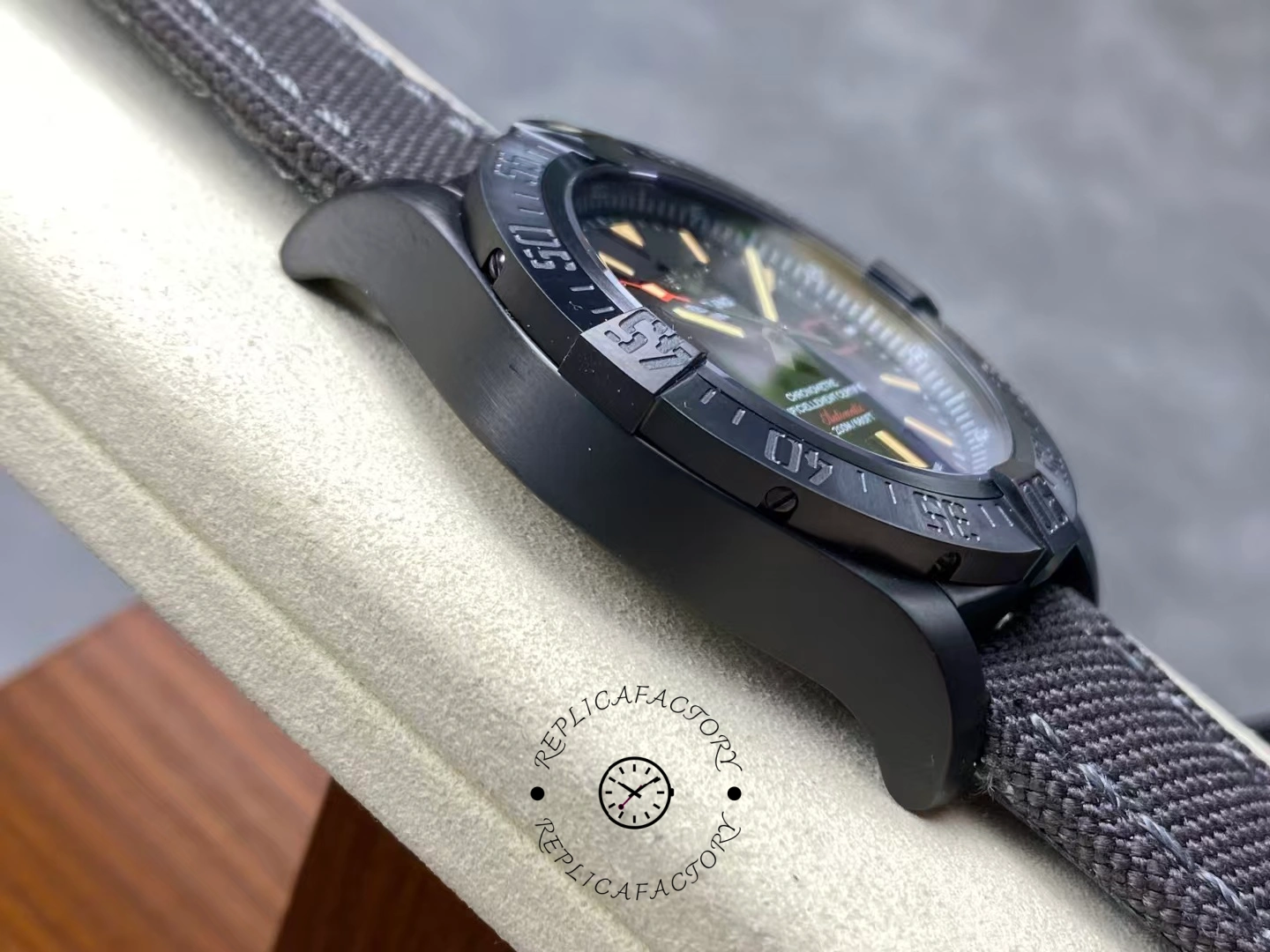 Opposite side view of Breitling Avenger Blackbird 44 V17311101B1W1 showing case profile.