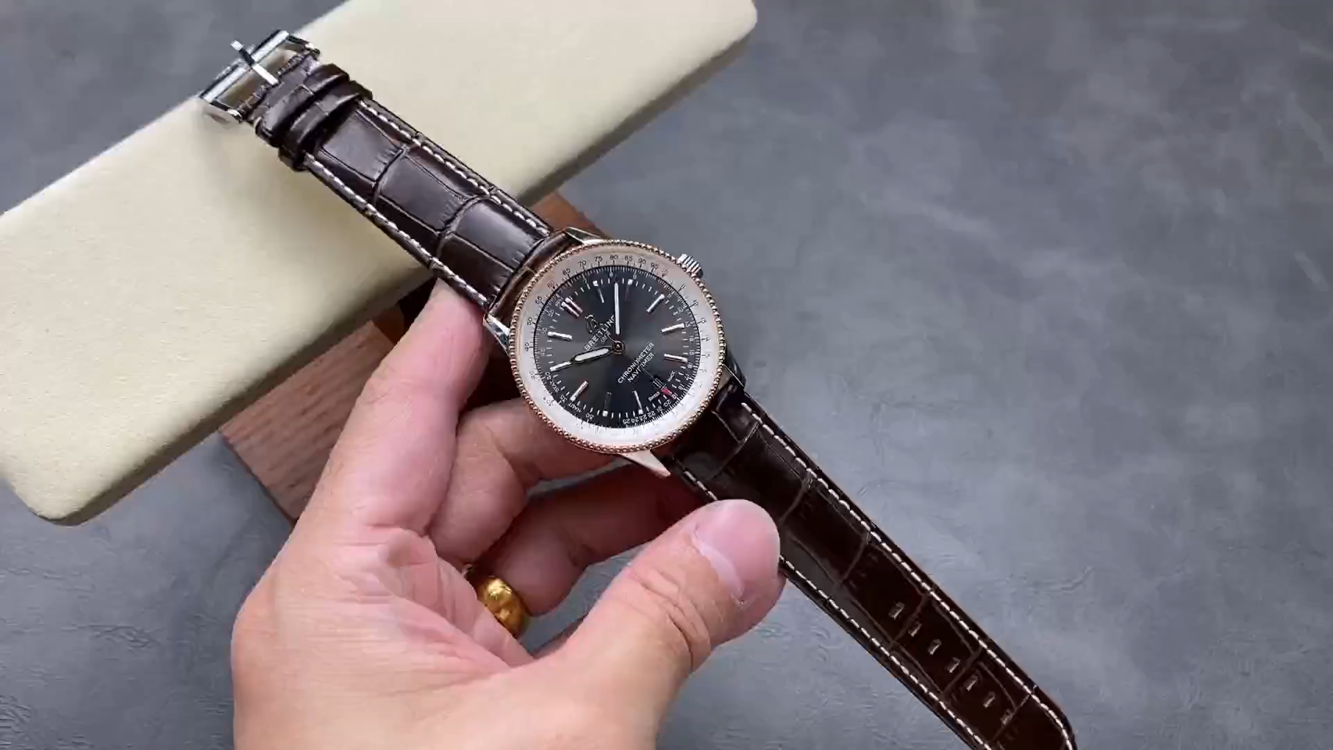 Breitling Navitimer Automatic 41 1:1 Clone U17326211M1P1 Steel & Rose Gold Watch - Video