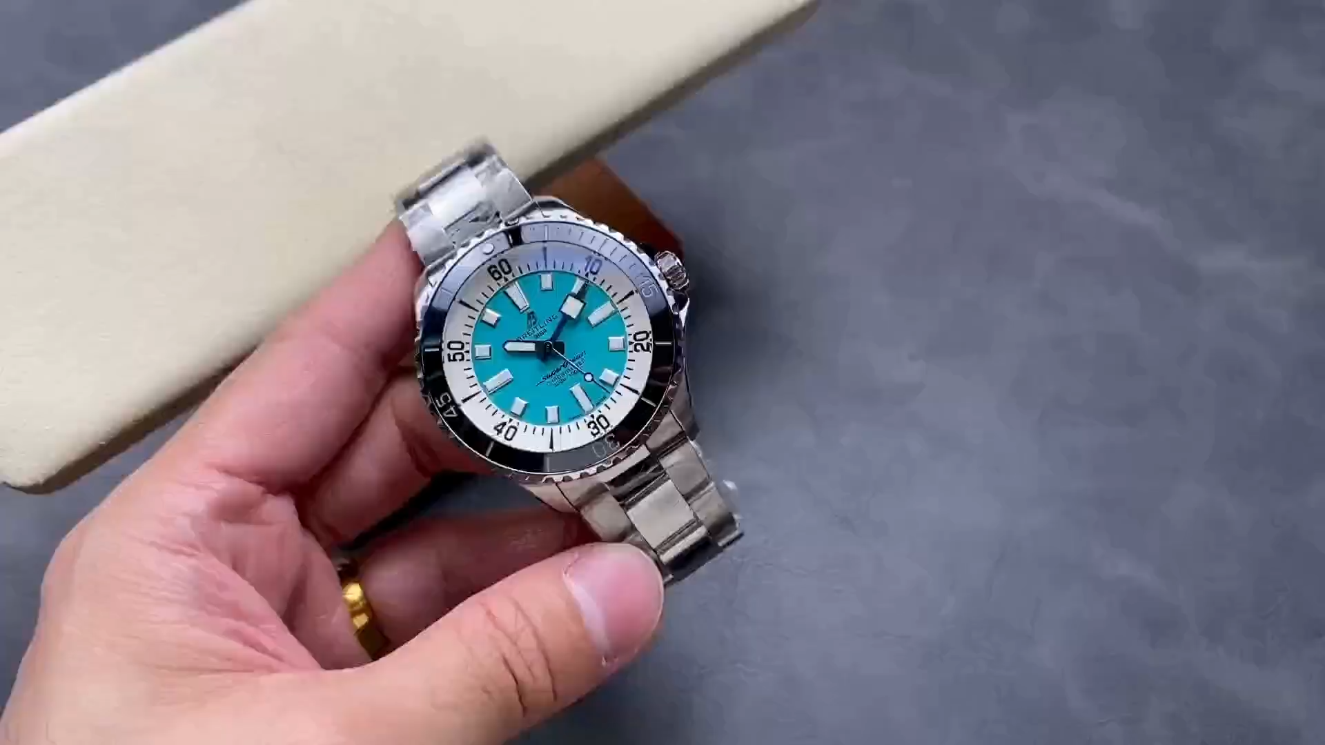 Breitling Superocean Automatic 44 A17376211L2A1 1:1 Clone Luxury Diver Men's Watch - Video