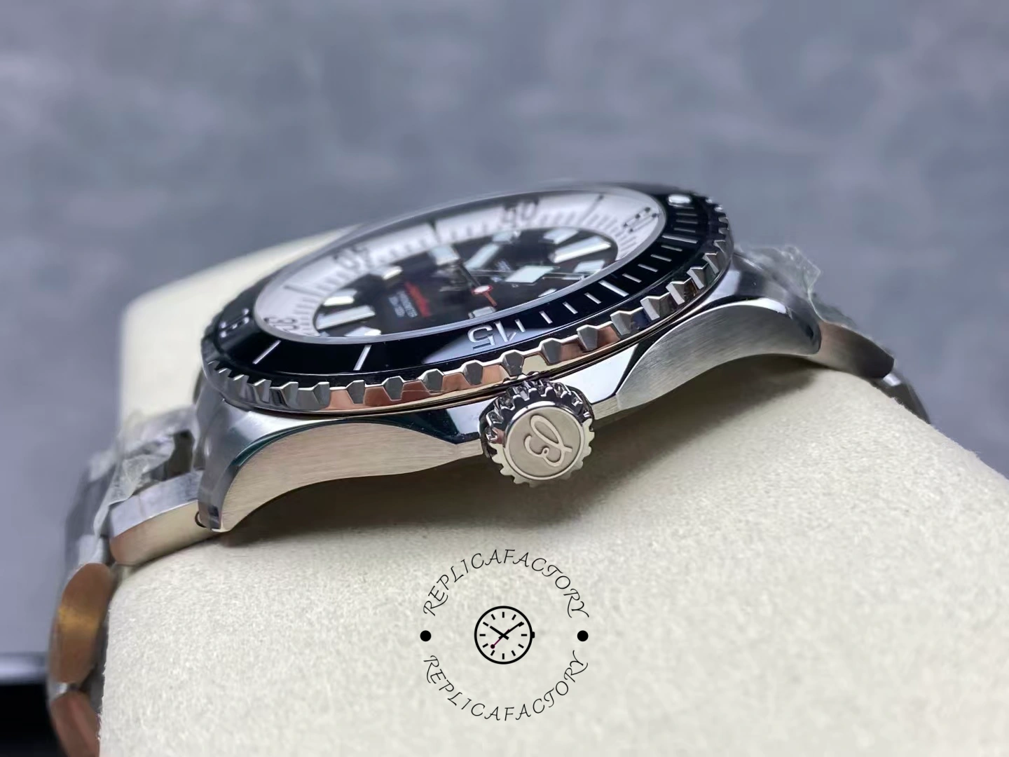 Side view of Breitling Superocean 44 A17376211B1A1 showing crown and bezel teeth.