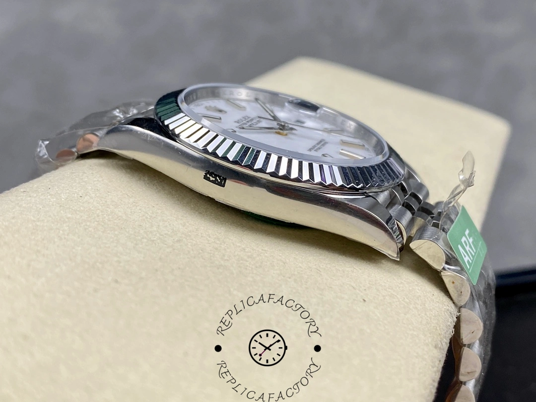Right-side case view of the Rolex Datejust 41 M126334-0010 highlighting the polished lugs.