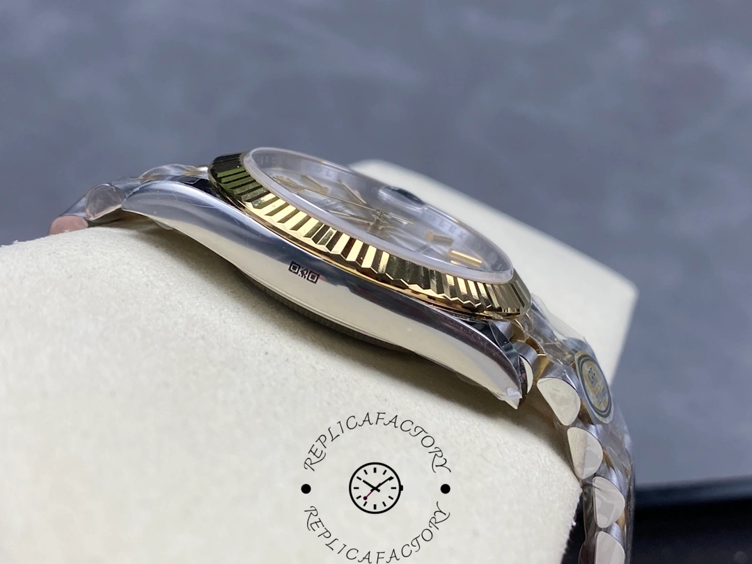 Side view of the Rolex Datejust 41 M126333-0002 showing polished case and fluted bezel.