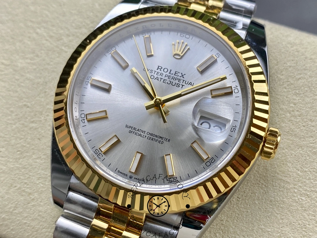 Detailed shot of the Rolex Datejust 41 M126333-0002 with gold markers and fluted bezel.