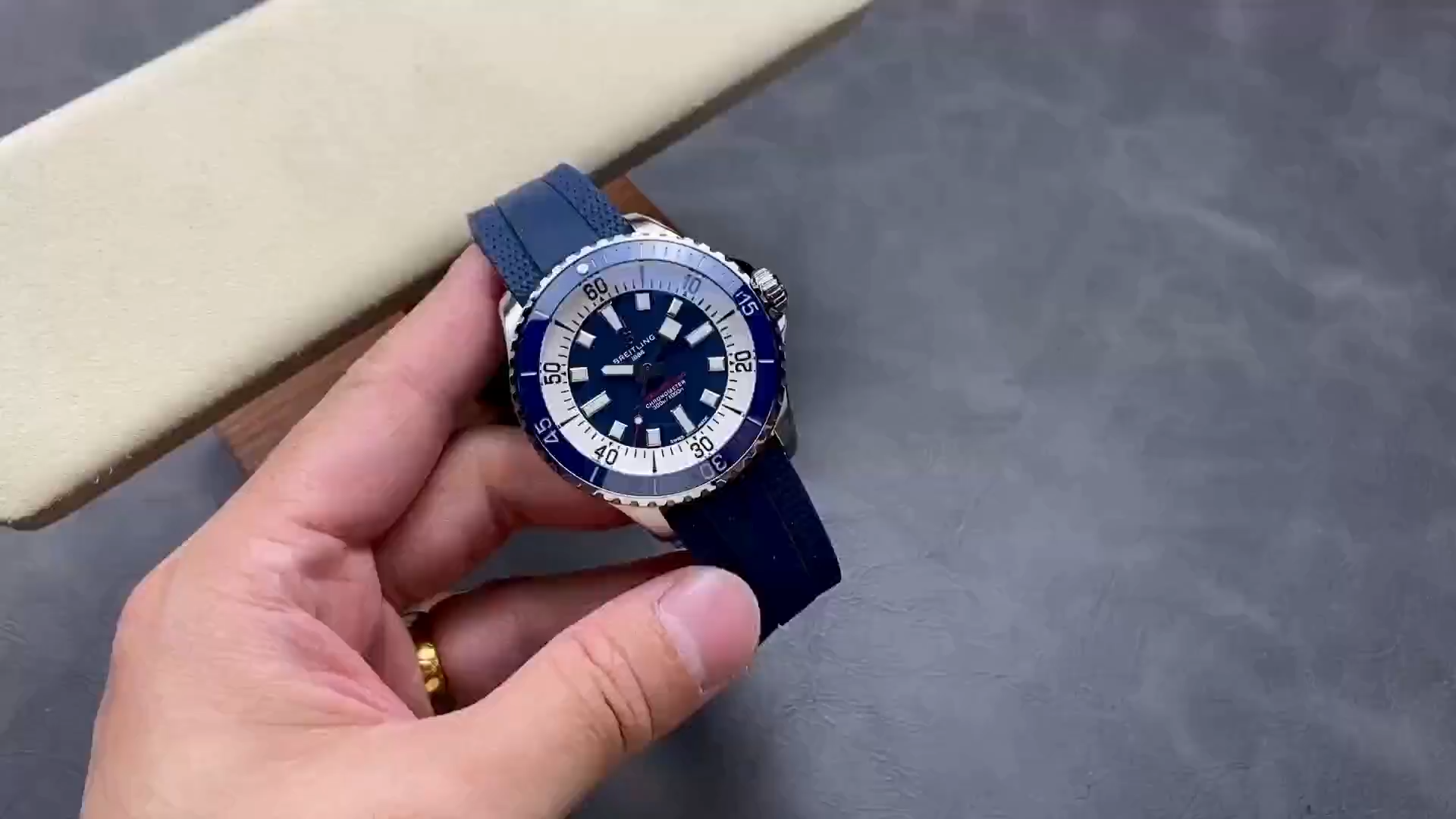 Breitling Superocean Blue Ceramic Bezel Watch A17375E71C1S1 Replica Automatic 42 - Video