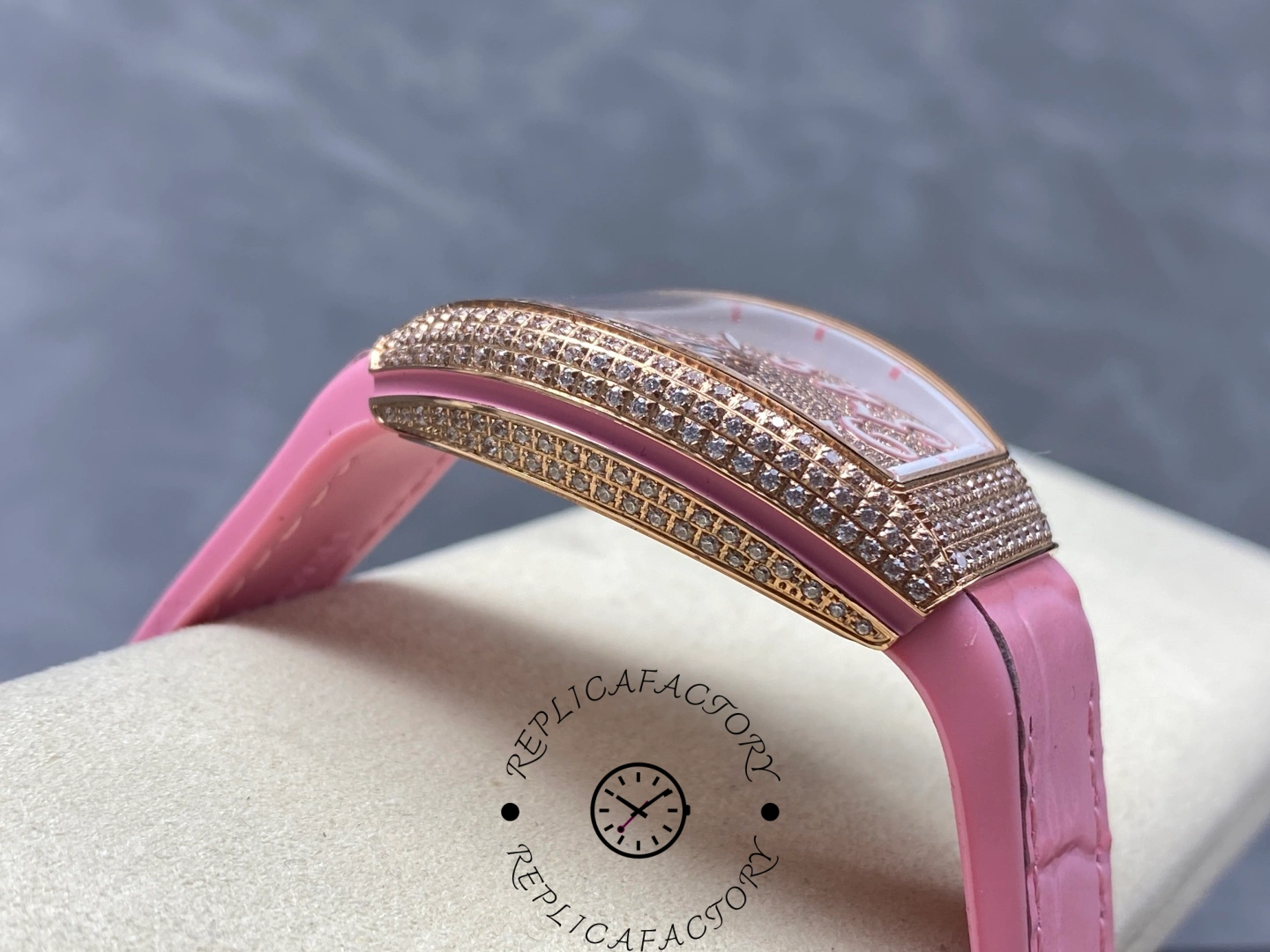 Profile view of the Franck Muller V 32 SC AT FO D CD AC RS AC highlighting curved diamond case.