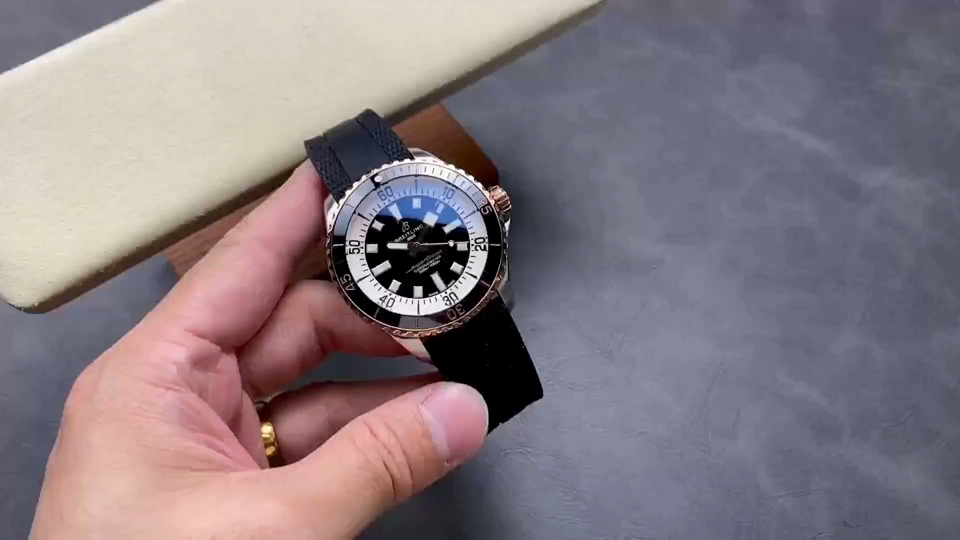 Breitling Superocean Steel & Rose Gold Men's Watch U17375211B1S1 Replica Automatic 42mm - Video