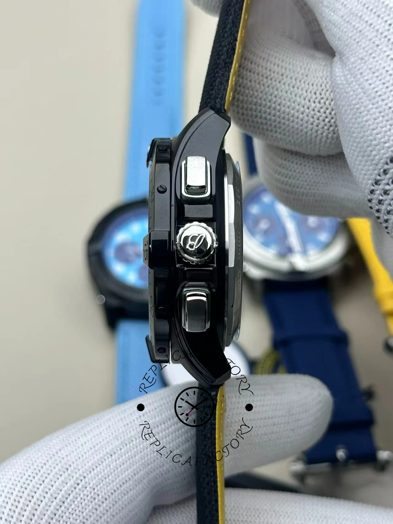 Crown and pushers side view of Breitling Avenger B01 SB01473A1B1X1 with polished elements.