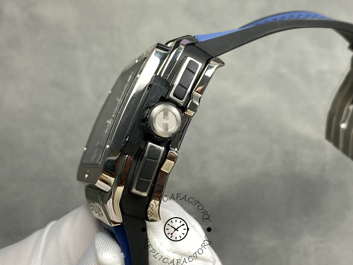 Side view of Hublot 821.NX.5170.RX showing crown and titanium case edges.