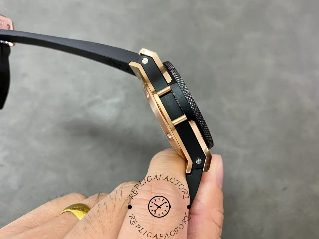 Left-side profile of the Hublot Big Bang 301.PM.1780.RX highlighting case design.