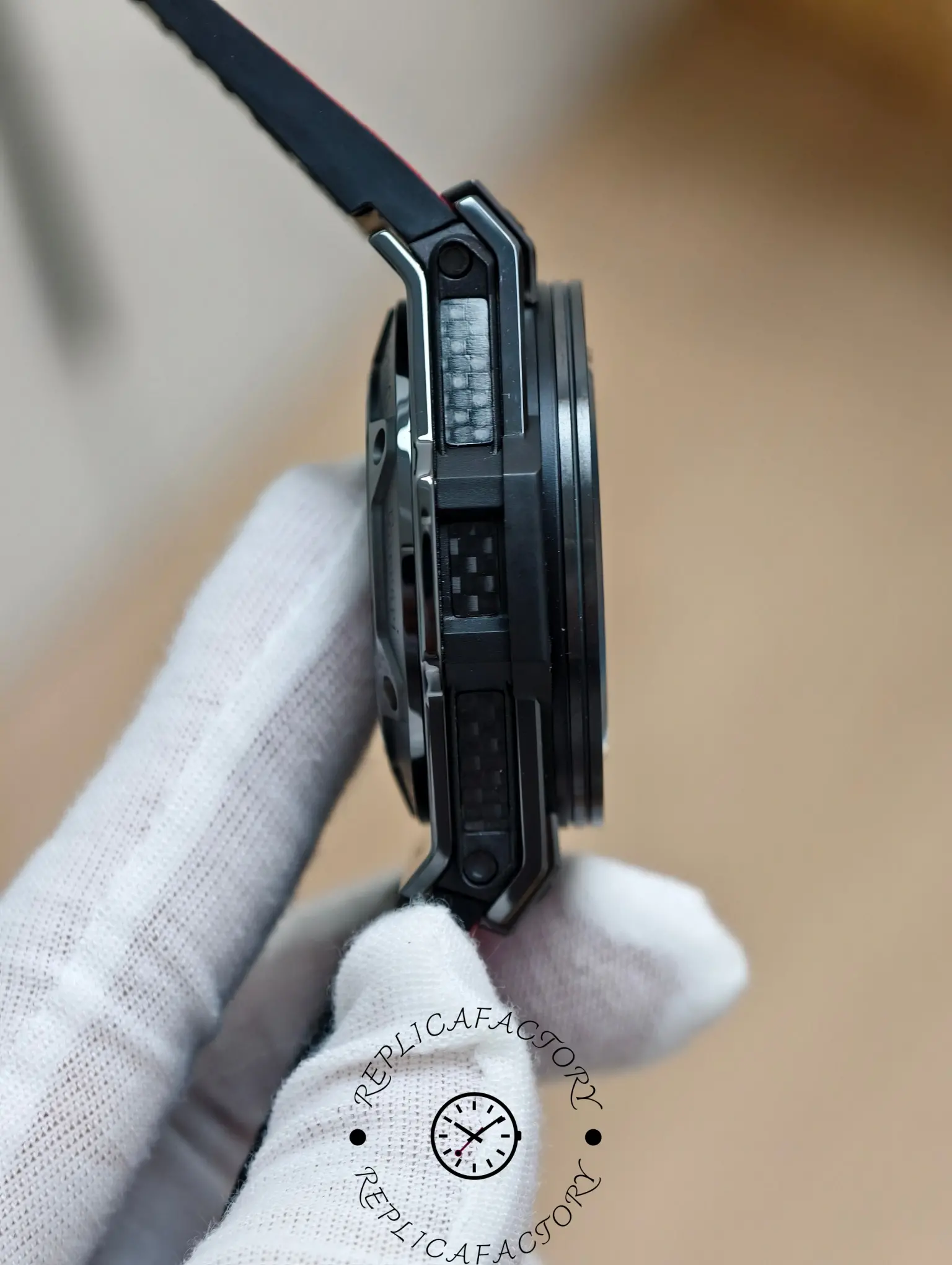 Side profile of Hublot Big Bang 401.CX.1123.VR showing carbon-fiber case structure.