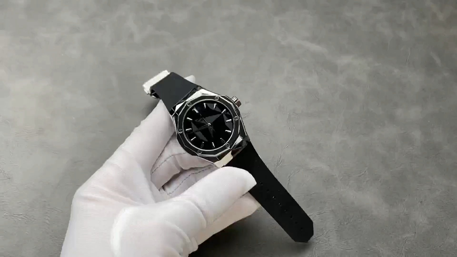 Hublot 550.NS.1800.RX.ORL19 Video