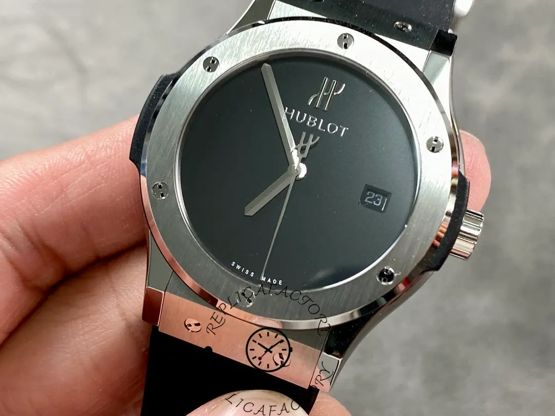 Detailed front shot of Hublot Classic Fusion 542.NX.1270.RX.MDM replica showing date window.