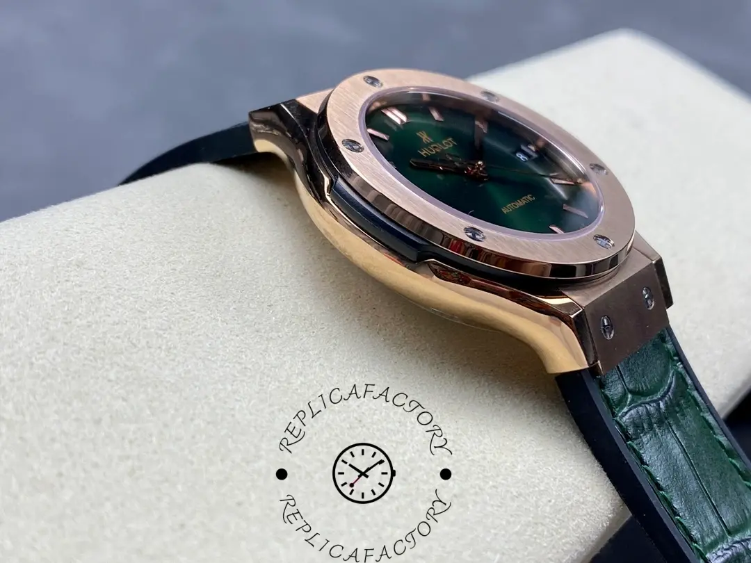 Classic Fusion King Gold Green 38mm angled side shot highlighting polished finish.