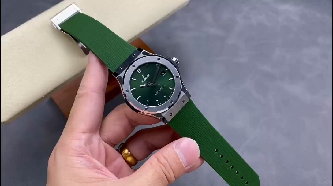 Green Hublot 542.NX.8970.RX Video