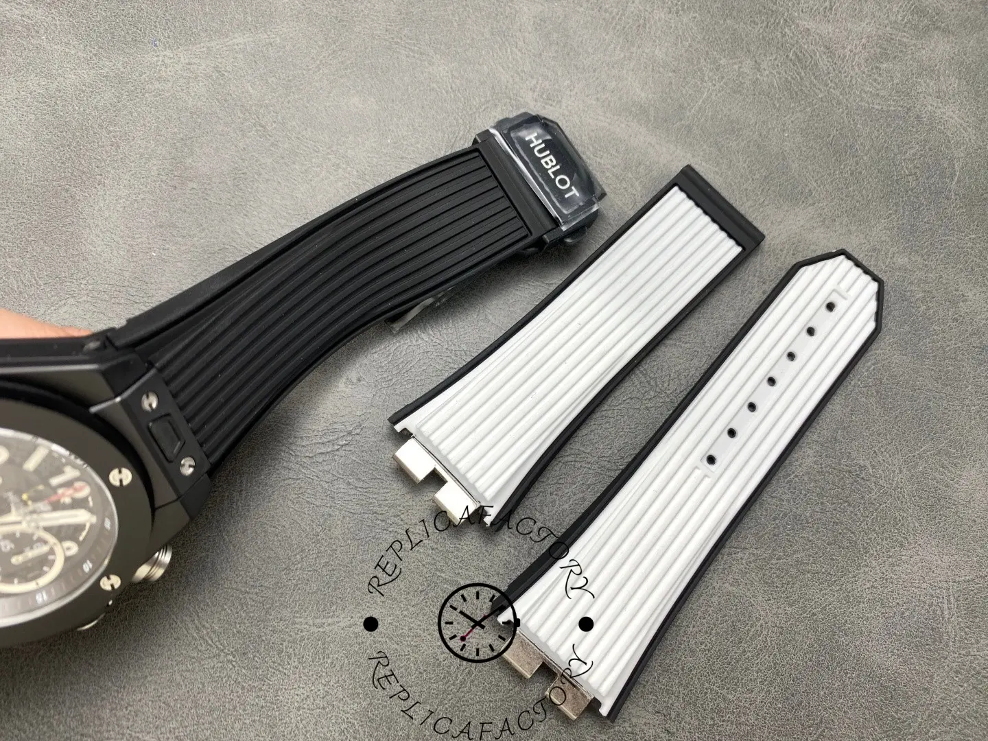 Replacement strap set for Hublot 441.CI.1170.RX including white rubber pair.