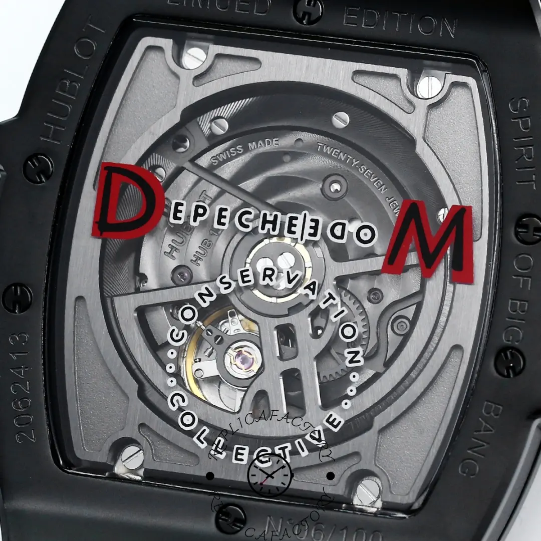 Exhibition case back of Hublot 646.CI.0110.RX.DPM24 with decorated rotor.