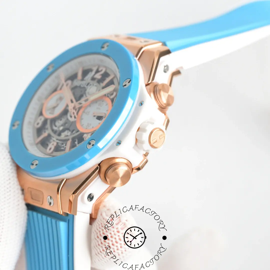 Crown and pushers close-up of Hublot 441.OE.2080.RX.AFA24.