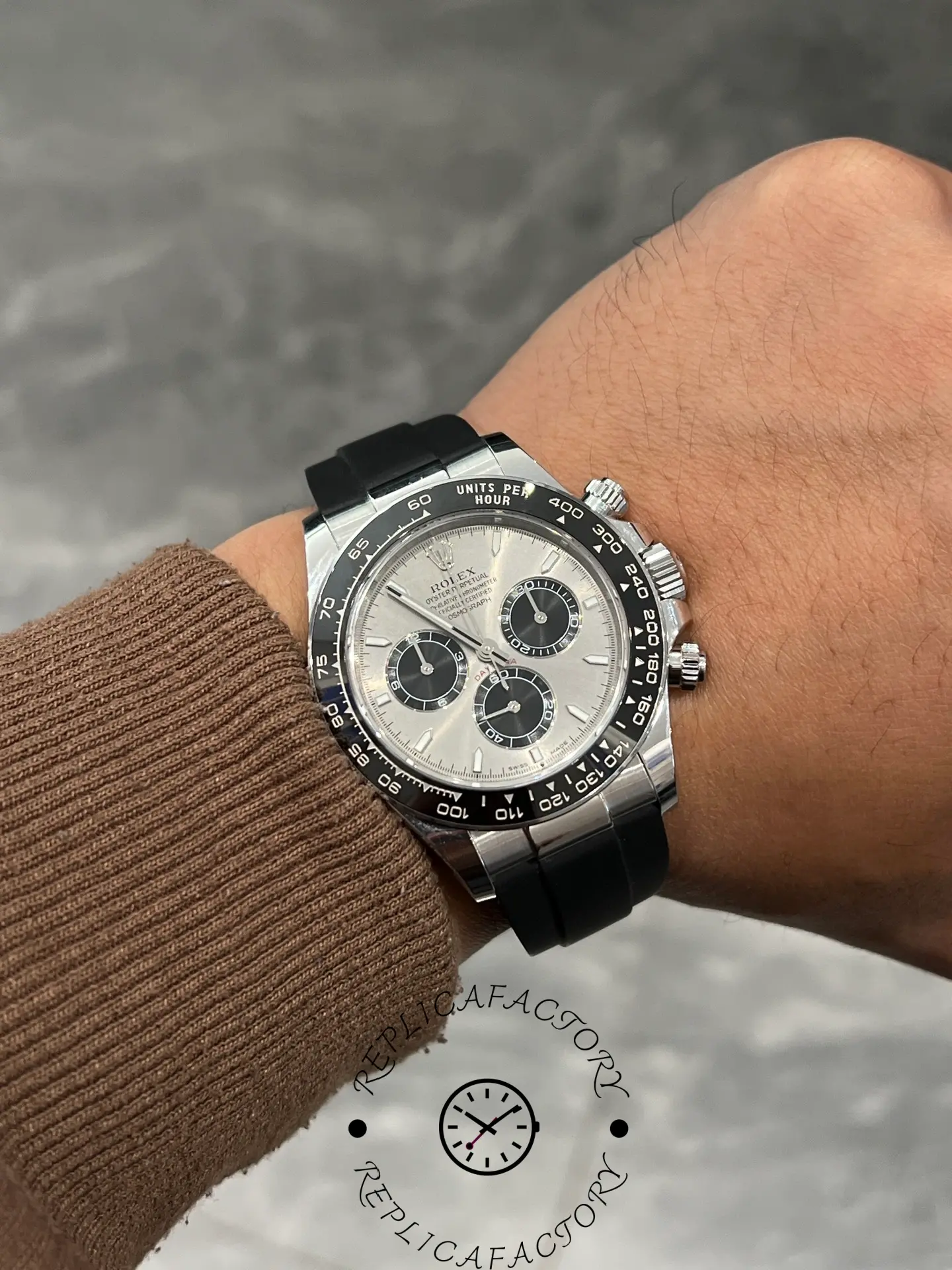 Close wrist shot of Rolex Daytona 126519LN highlighting dial contrast and polished case.