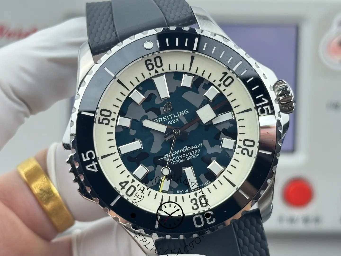 Breitling Superocean E10379351B1S1 replica showing bezel details and crown at 3 o’clock.