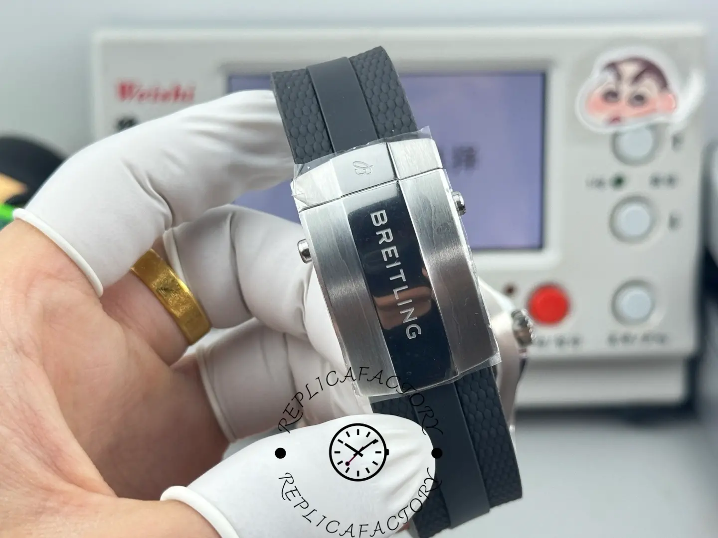 Clasp view of Breitling Superocean E10379351B1S1 replica with engraved folding clasp.