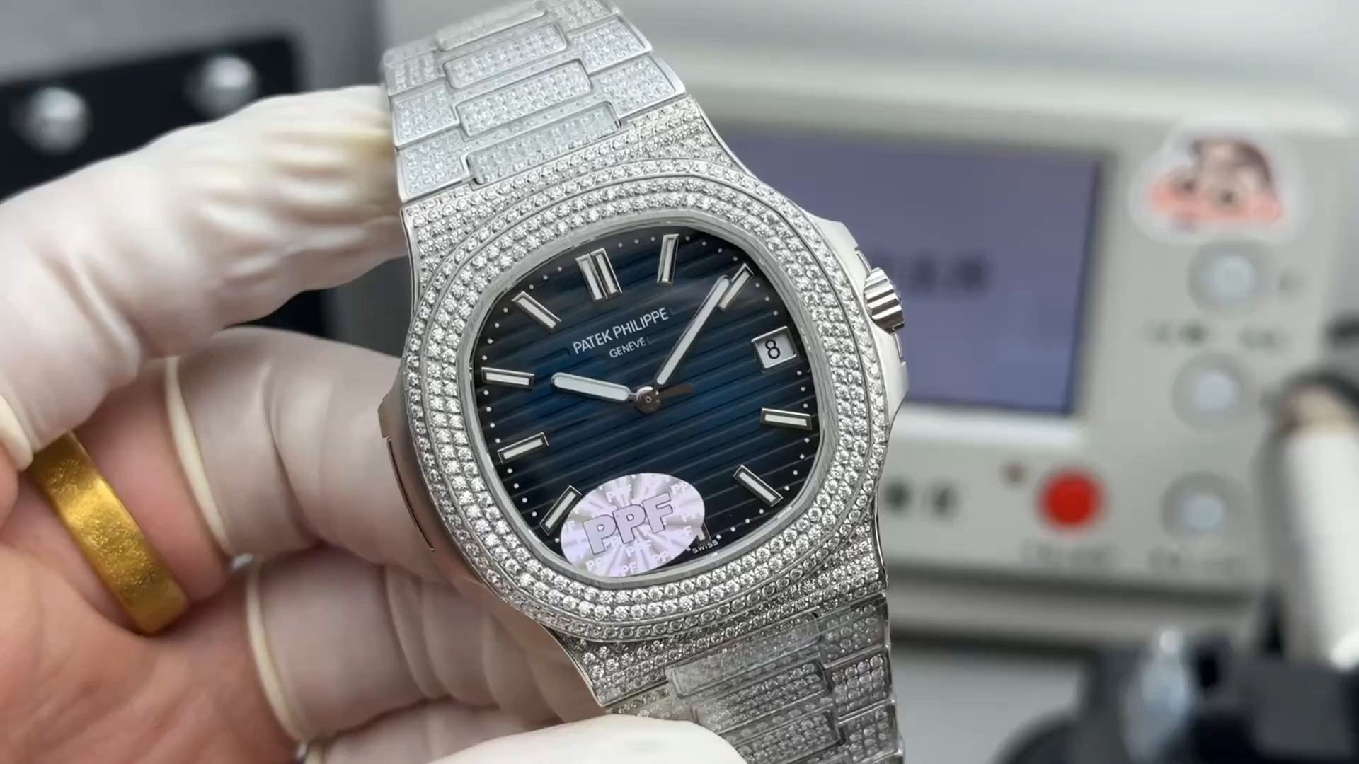 Nautilus 5711 Custom Micro-Diamond Blue Dial replica watch - Video