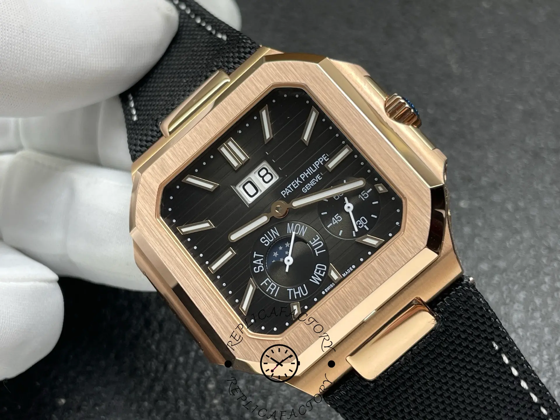 Side-angle view of the 5822R replica highlighting the polished rose gold bezel.