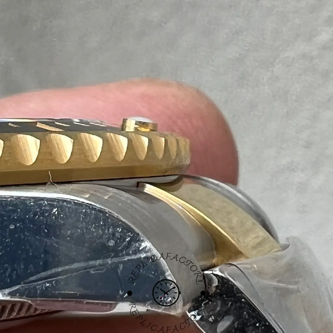 Macro view of Rolex Submariner 116613LN 1:1 clone bezel teeth and case join.